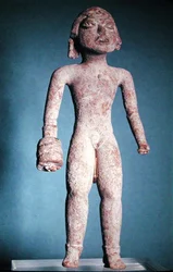 Figur eines tlachtli-Spielers mit einem Handschuh an der rechten Hand, aus Mexiko, Vor-Klassische Periode, 1300-800 v. Chr.